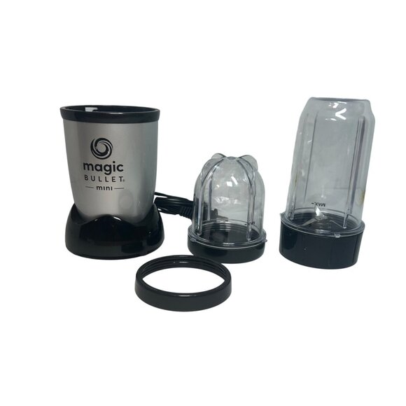 Magic Bullet Mini compact personal blender and accessories - Picture 2 of 8